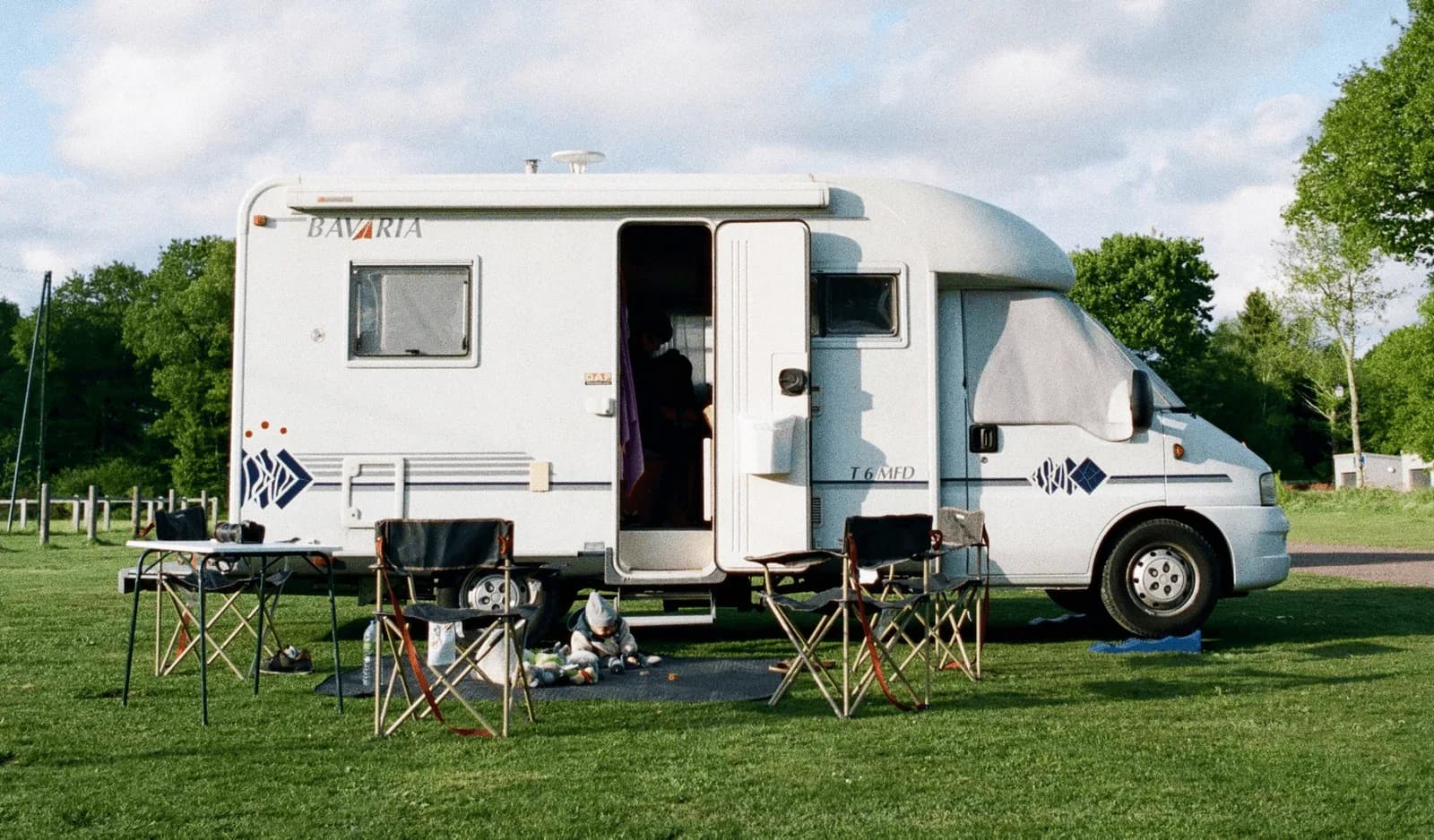Plaque camping-car : tout ce qu'il faut savoir avant l'été